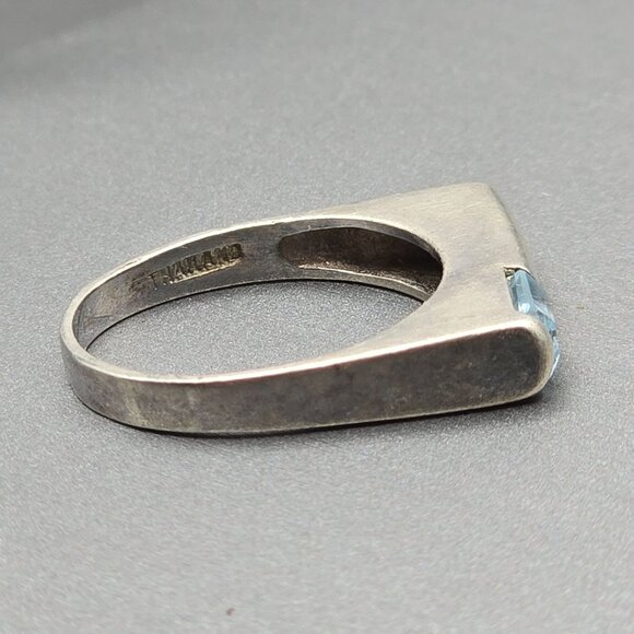 VTG Sterling Silver Sky Blue Topaz Ring Size 7 Signed SU 3.4g Thailand - Picture 5 of 13